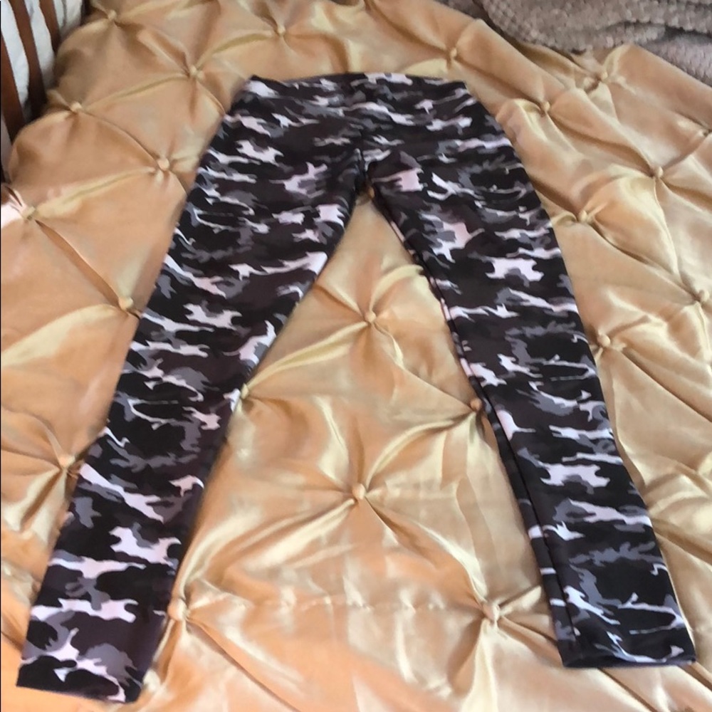 Camo leggings